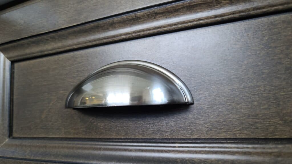Cabinet handles · Gallery 4