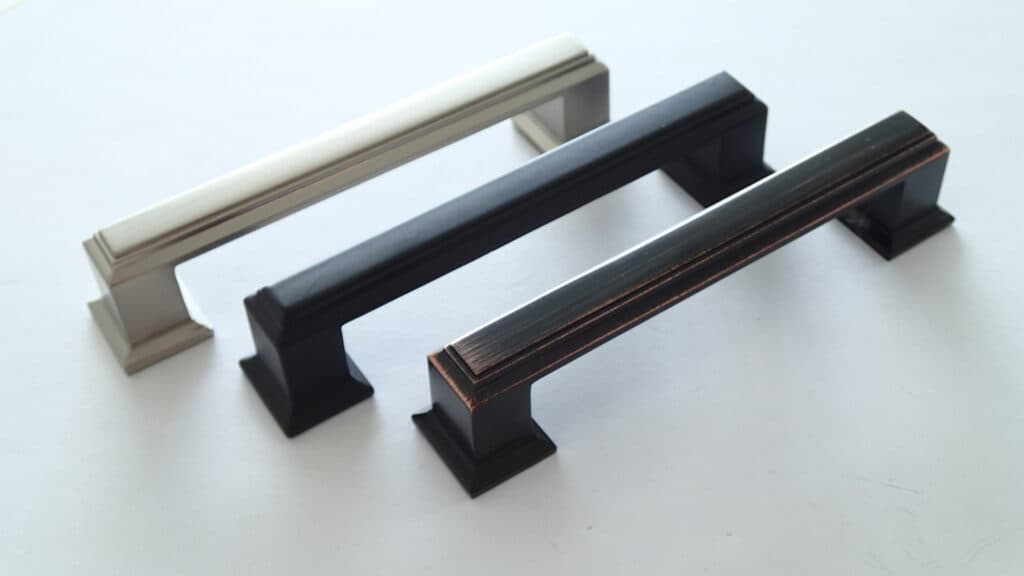 Cabinet handle · PA040126